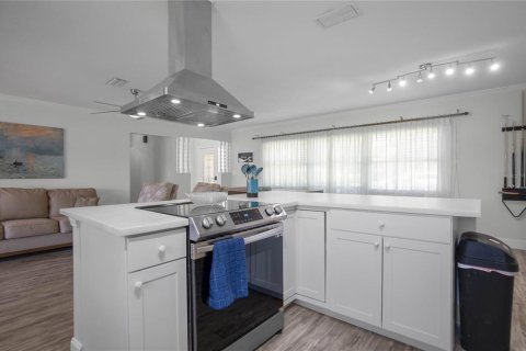 House in Crystal River, Florida 3 bedrooms, 113.71 sq.m. № 2214169 - photo 14