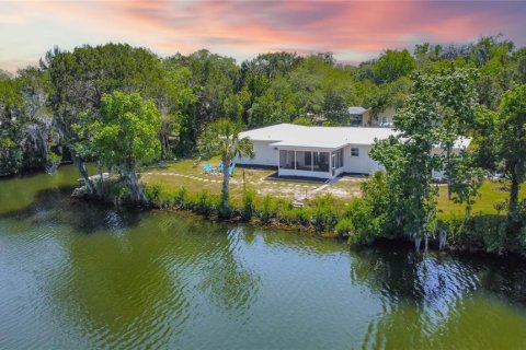 House in Crystal River, Florida 3 bedrooms, 113.71 sq.m. № 2214169 - photo 4