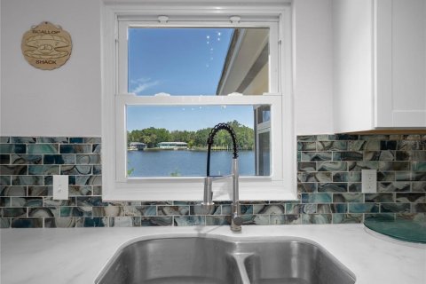 House in Crystal River, Florida 3 bedrooms, 113.71 sq.m. № 2214169 - photo 11