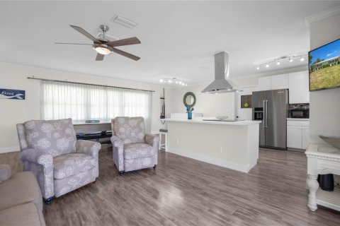 House in Crystal River, Florida 3 bedrooms, 113.71 sq.m. № 2214169 - photo 23