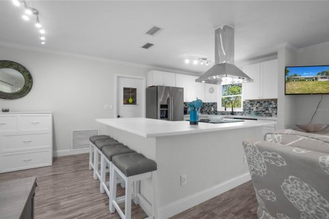 House in Crystal River, Florida 3 bedrooms, 113.71 sq.m. № 2214169 - photo 13