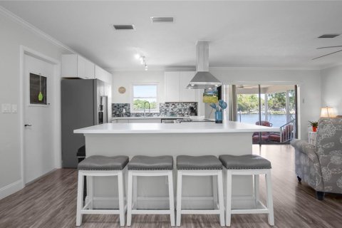 House in Crystal River, Florida 3 bedrooms, 113.71 sq.m. № 2214169 - photo 12