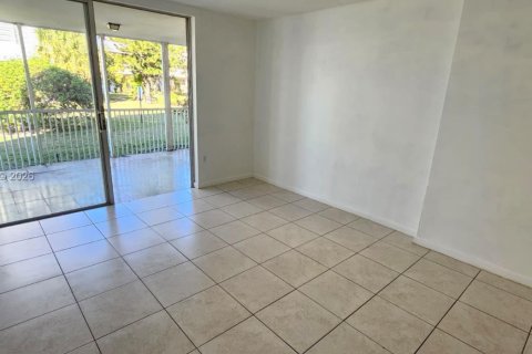 Condominio en alquiler en Miami, Florida, 2 dormitorios, 155.52 m2 № 1975444 - foto 20