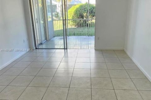 Condominio en alquiler en Miami, Florida, 2 dormitorios, 155.52 m2 № 1975444 - foto 22