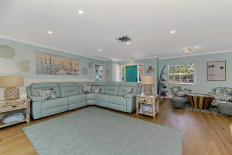 House in Sarasota, Florida 3 bedrooms, 140.38 sq.m. № 2212434 - photo 17
