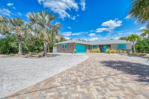 House in Sarasota, Florida 3 bedrooms, 140.38 sq.m. № 2212434 - photo 5