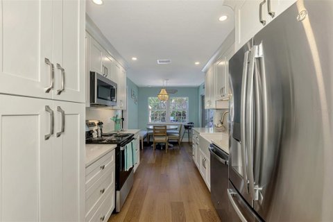 House in Sarasota, Florida 3 bedrooms, 140.38 sq.m. № 2212434 - photo 18
