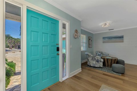 House in Sarasota, Florida 3 bedrooms, 140.38 sq.m. № 2212434 - photo 12