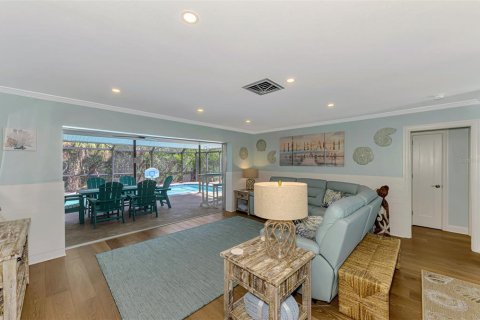 House in Sarasota, Florida 3 bedrooms, 140.38 sq.m. № 2212434 - photo 16