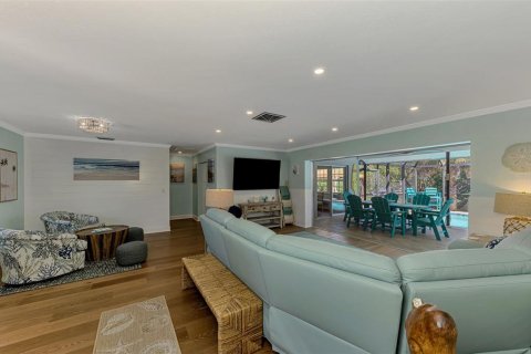 House in Sarasota, Florida 3 bedrooms, 140.38 sq.m. № 2212434 - photo 13
