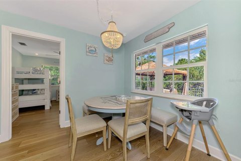 House in Sarasota, Florida 3 bedrooms, 140.38 sq.m. № 2212434 - photo 25