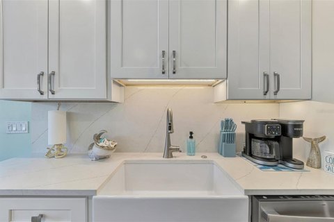 House in Sarasota, Florida 3 bedrooms, 140.38 sq.m. № 2212434 - photo 23