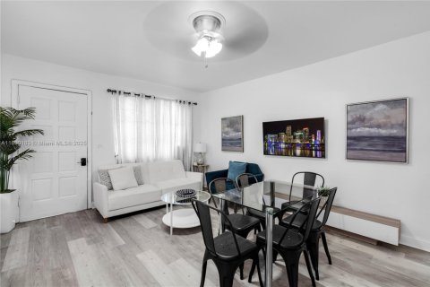 Снять в аренду виллу или дом в Майами, Флорида 2 спальни, 78.97м2, № 1947910 - фото 5