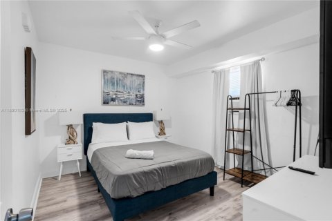 Снять в аренду виллу или дом в Майами, Флорида 2 спальни, 78.97м2, № 1947910 - фото 7