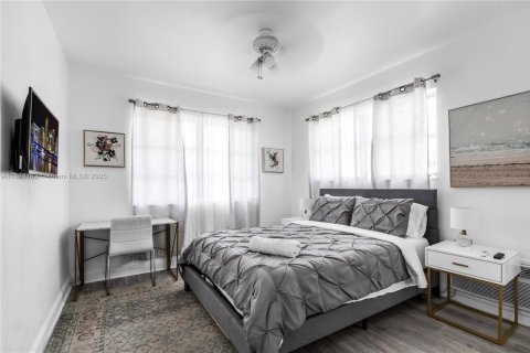 Снять в аренду виллу или дом в Майами, Флорида 2 спальни, 78.97м2, № 1947910 - фото 12