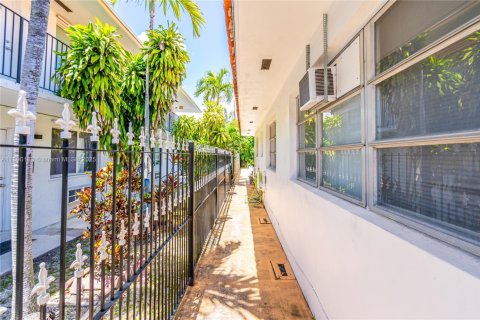 Снять в аренду виллу или дом в Майами, Флорида 2 спальни, 78.97м2, № 1947910 - фото 18