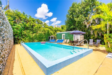 Снять в аренду виллу или дом в Майами, Флорида 2 спальни, 78.97м2, № 1947910 - фото 26