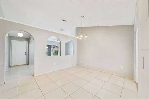 Villa ou maison à vendre à Kissimmee, Floride: 4 chambres, 153.47 m2 № 2413986 - photo 4