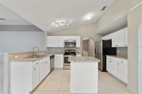 Villa ou maison à vendre à Kissimmee, Floride: 4 chambres, 153.47 m2 № 2413986 - photo 6