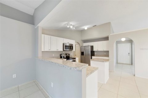 Villa ou maison à vendre à Kissimmee, Floride: 4 chambres, 153.47 m2 № 2413986 - photo 10