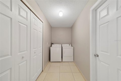 Villa ou maison à vendre à Kissimmee, Floride: 4 chambres, 153.47 m2 № 2413986 - photo 8