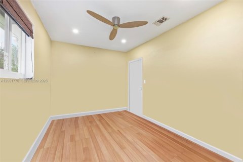 Villa ou maison à vendre à Oakland Park, Floride: 2 chambres, 137.31 m2 № 2265398 - photo 3