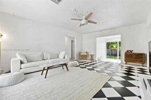 Villa ou maison à vendre à Oakland Park, Floride: 2 chambres, 137.31 m2 № 2265398 - photo 11