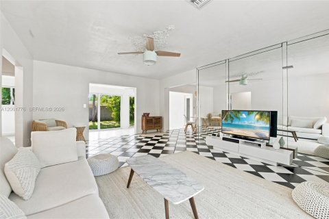 Villa ou maison à vendre à Oakland Park, Floride: 2 chambres, 137.31 m2 № 2265398 - photo 12