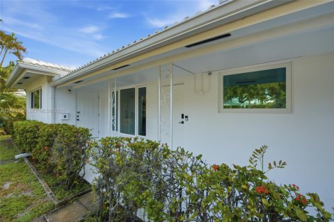 Villa ou maison à vendre à Oakland Park, Floride: 2 chambres, 137.31 m2 № 2265398 - photo 10