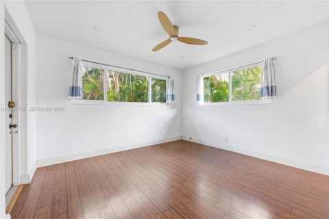 Villa ou maison à vendre à Oakland Park, Floride: 2 chambres, 137.31 m2 № 2265398 - photo 28
