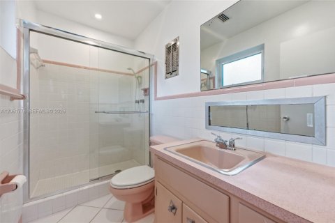Villa ou maison à vendre à Oakland Park, Floride: 2 chambres, 137.31 m2 № 2265398 - photo 30