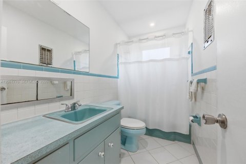 Villa ou maison à vendre à Oakland Park, Floride: 2 chambres, 137.31 m2 № 2265398 - photo 26