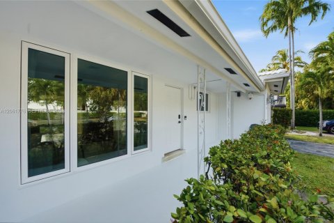 Villa ou maison à vendre à Oakland Park, Floride: 2 chambres, 137.31 m2 № 2265398 - photo 9