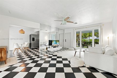Villa ou maison à vendre à Oakland Park, Floride: 2 chambres, 137.31 m2 № 2265398 - photo 16