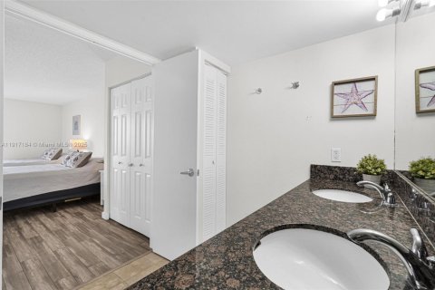Купить кондоминиум в Авентура, Флорида 2 спальни, 118.08м2, № 1972383 - фото 28