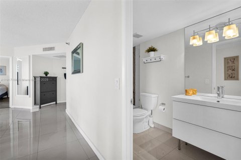 Купить кондоминиум в Авентура, Флорида 2 спальни, 118.08м2, № 1972383 - фото 23