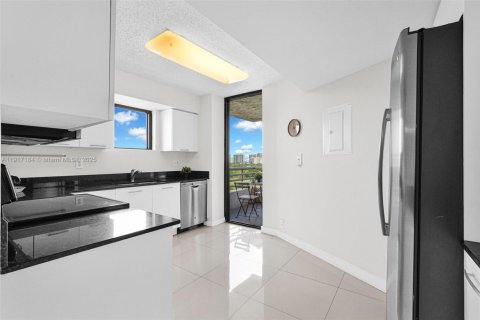 Купить кондоминиум в Авентура, Флорида 2 спальни, 118.08м2, № 1972383 - фото 21