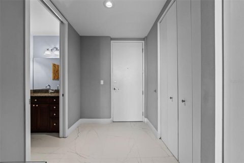 Condominio en venta en Orlando, Florida, 1 dormitorio, 89.84 m2 № 1584470 - foto 12