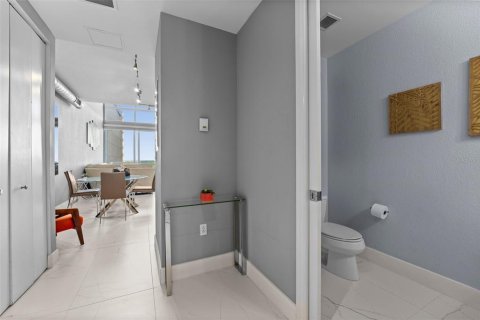 Condominio en venta en Orlando, Florida, 1 dormitorio, 89.84 m2 № 1584470 - foto 11