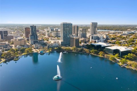 Condominio en venta en Orlando, Florida, 1 dormitorio, 89.84 m2 № 1584470 - foto 3