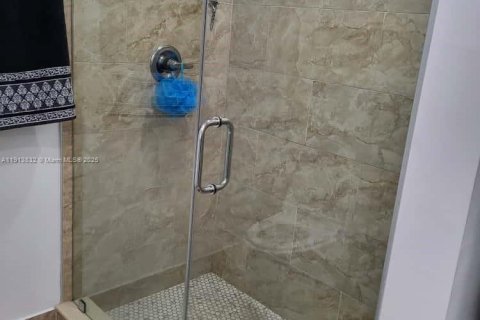 Commercial property in Miami, Florida 1 bedroom, 104.98 sq.m. № 1968507 - photo 6