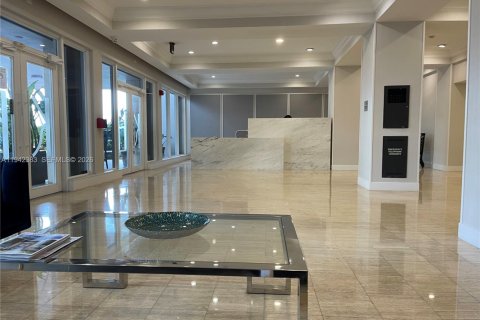 Condo in North Bay Village, Florida, 3 bedrooms  № 1999425 - photo 3