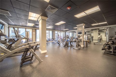 Condo in North Bay Village, Florida, 3 bedrooms  № 1999425 - photo 4