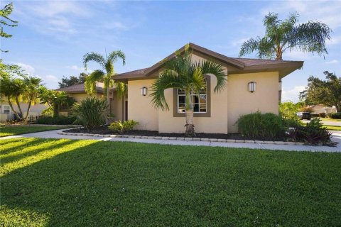 Villa ou maison à vendre à Sarasota, Floride: 4 chambres, 203.55 m2 № 2432578 - photo 4
