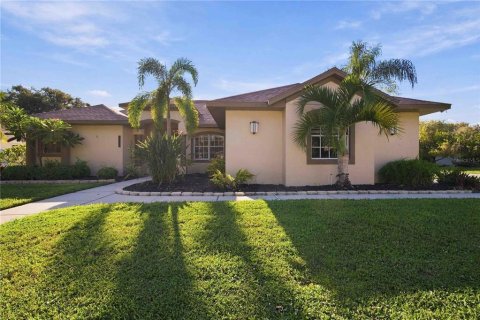 Villa ou maison à vendre à Sarasota, Floride: 4 chambres, 203.55 m2 № 2432578 - photo 3