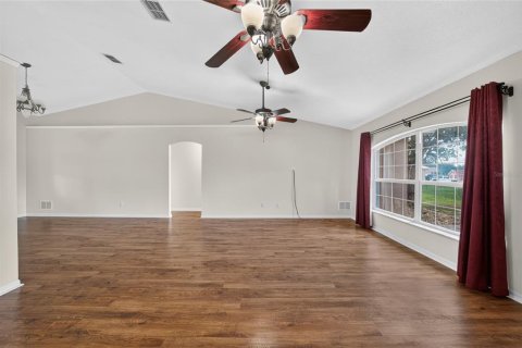 House in Ocala, Florida 3 bedrooms, 161.56 sq.m. № 2155846 - photo 7