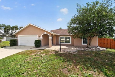 House in Ocala, Florida 3 bedrooms, 161.56 sq.m. № 2155846 - photo 2