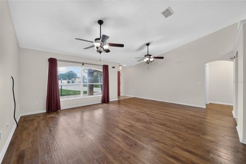 House in Ocala, Florida 3 bedrooms, 161.56 sq.m. № 2155846 - photo 10