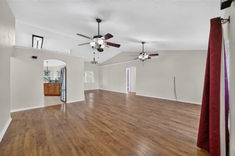 House in Ocala, Florida 3 bedrooms, 161.56 sq.m. № 2155846 - photo 6