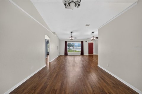 House in Ocala, Florida 3 bedrooms, 161.56 sq.m. № 2155846 - photo 16